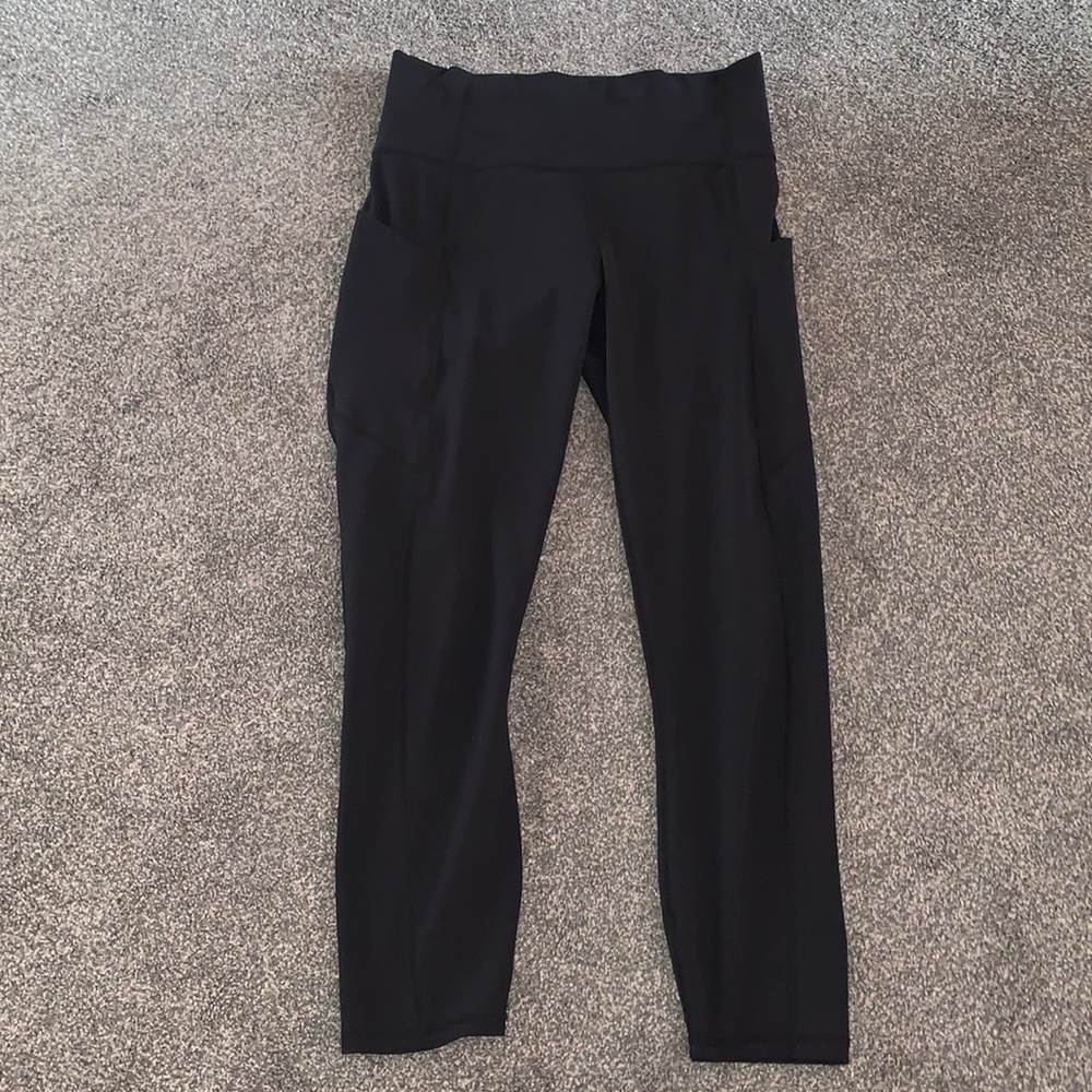 Fabletics Mid-Rise PureLuxe Capri Black Leggins